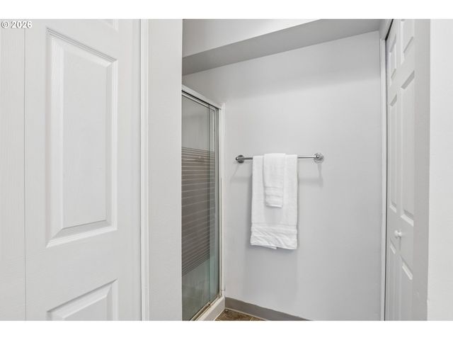 5906 Ne 35TH Cir, Vancouver, WA 98661