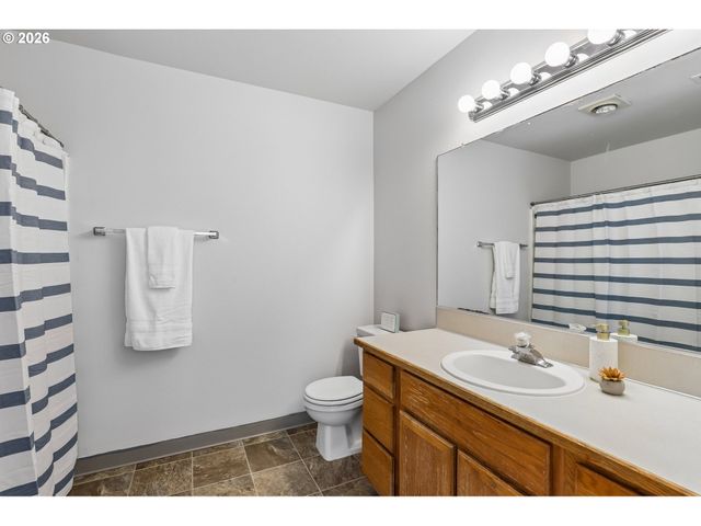 5906 Ne 35TH Cir, Vancouver, WA 98661