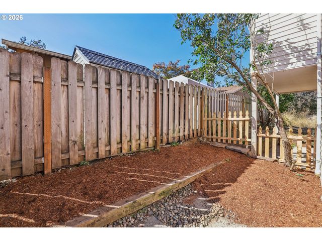 5906 Ne 35TH Cir, Vancouver, WA 98661