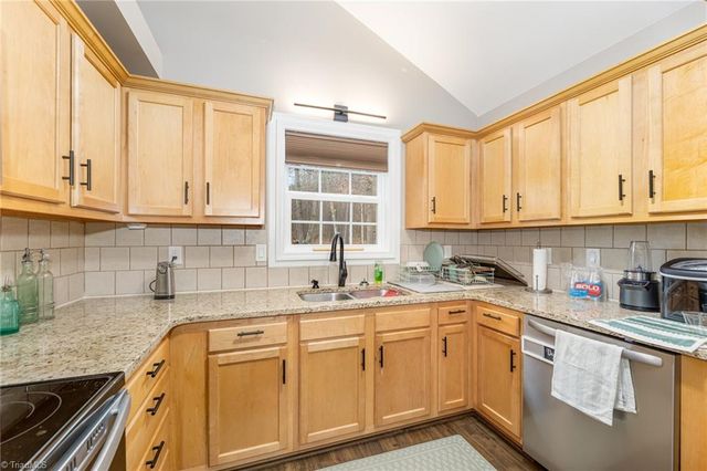 157 Midvalley Court, Lexington, NC 27295