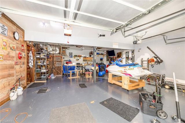 157 Midvalley Court, Lexington, NC 27295