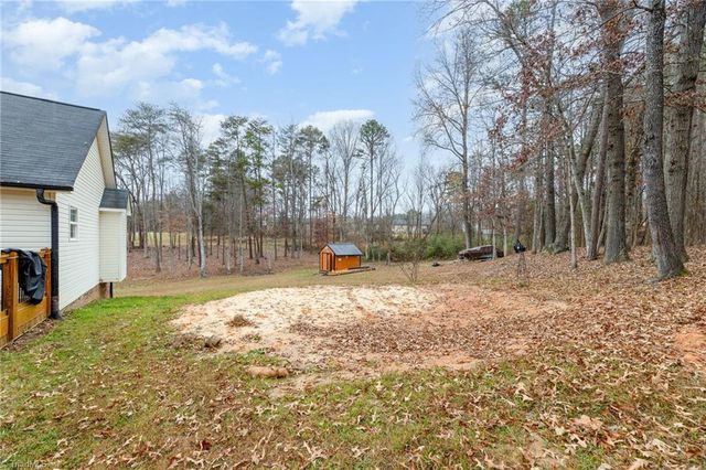 157 Midvalley Court, Lexington, NC 27295