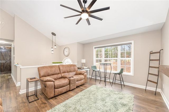 157 Midvalley Court, Lexington, NC 27295