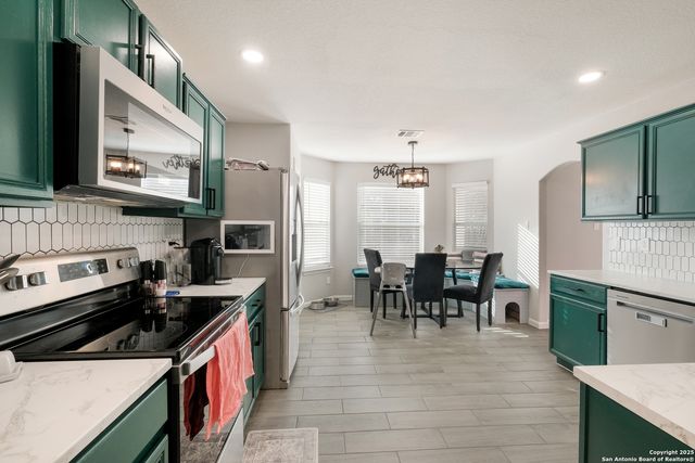 3302 Whisper Bluff, Schertz, TX 78154