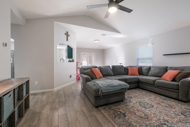 3302 Whisper Bluff, Schertz, TX 78154