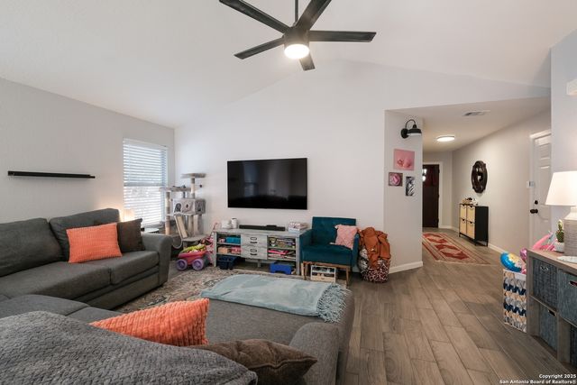 3302 Whisper Bluff, Schertz, TX 78154