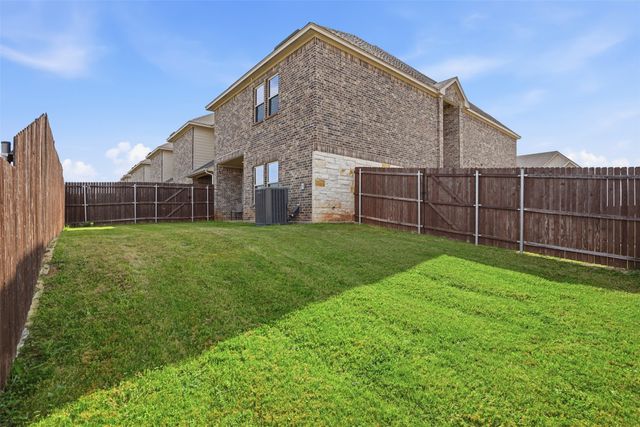 1100 Noble Flair Place, Granbury, TX 76049