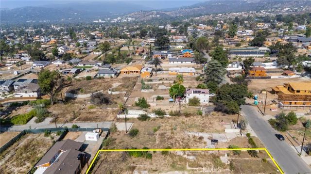 226 E Las Flores, Altadena, CA 91001