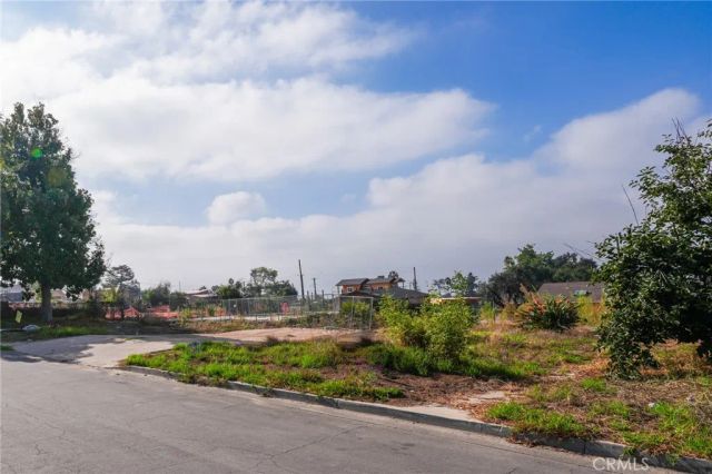 226 E Las Flores, Altadena, CA 91001