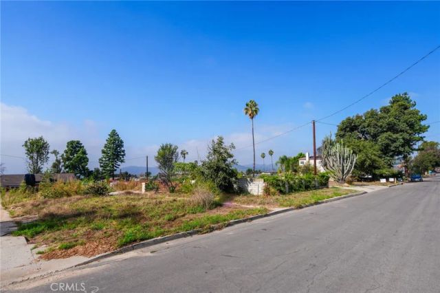 226 E Las Flores, Altadena, CA 91001