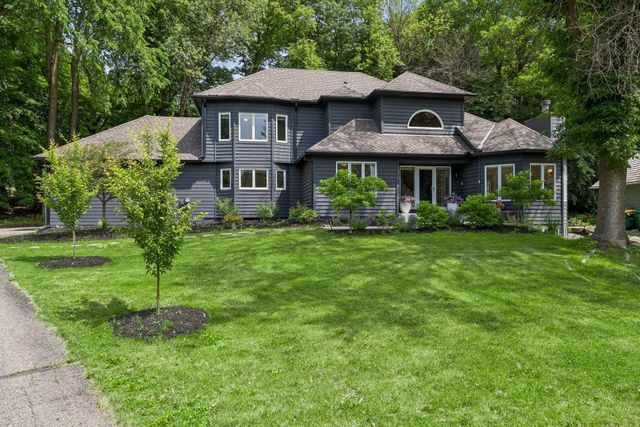 1570 Creek Run Trail, Excelsior, MN 55331