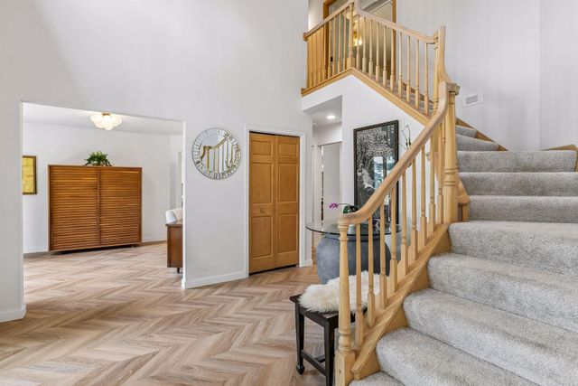 1570 Creek Run Trail, Excelsior, MN 55331