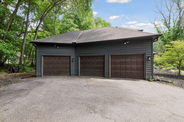 1570 Creek Run Trail, Excelsior, MN 55331