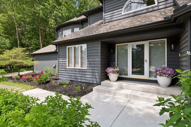 1570 Creek Run Trail, Excelsior, MN 55331