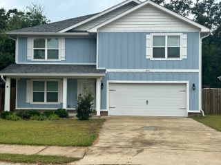 3139 Heritage Oaks Circle, Navarre, FL 32566
