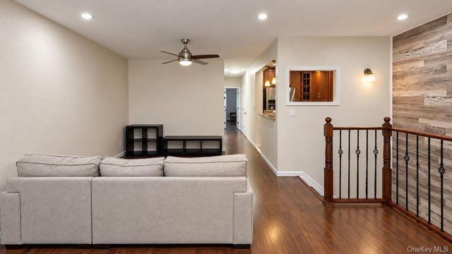 12 McKibbin Court, Brooklyn, NY 11206