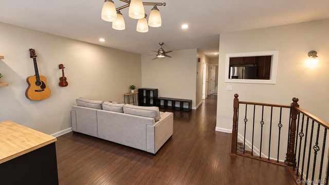 12 McKibbin Court, Brooklyn, NY 11206