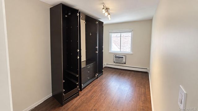 12 McKibbin Court, Brooklyn, NY 11206
