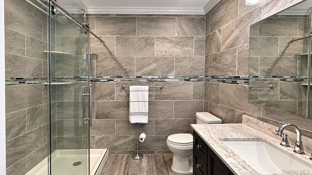 12 McKibbin Court, Brooklyn, NY 11206