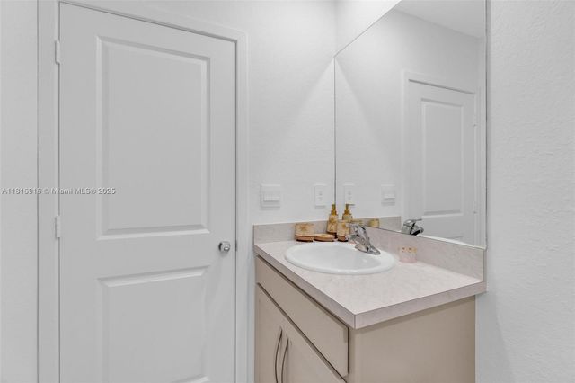 504 NE 1st Dr, Florida City, FL 33034