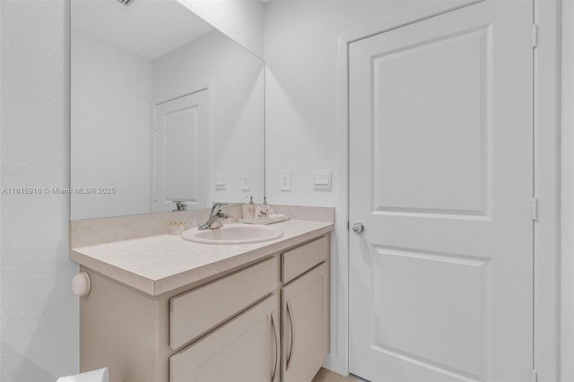 504 NE 1st Dr, Florida City, FL 33034
