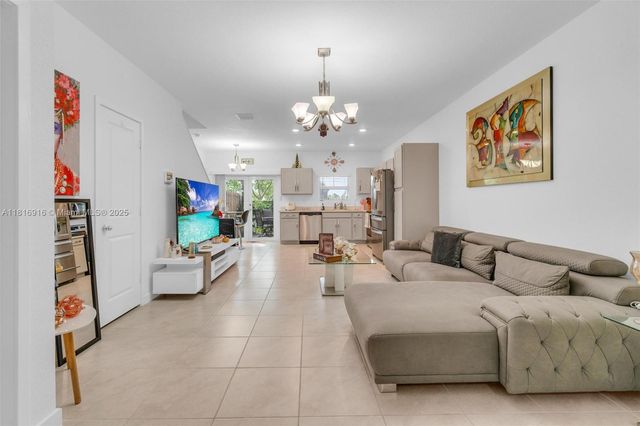 504 NE 1st Dr, Florida City, FL 33034