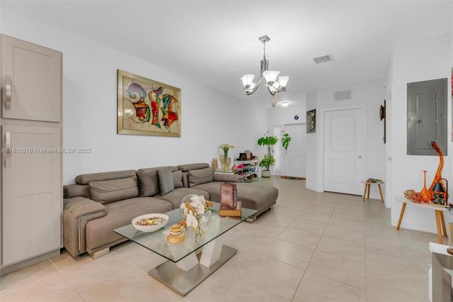 504 NE 1st Dr, Florida City, FL 33034