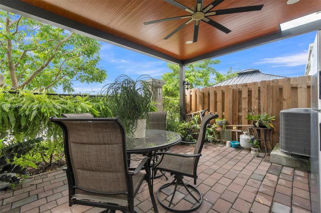 504 NE 1st Dr, Florida City, FL 33034