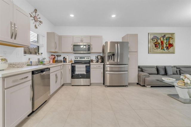 504 NE 1st Dr, Florida City, FL 33034