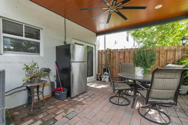 504 NE 1st Dr, Florida City, FL 33034