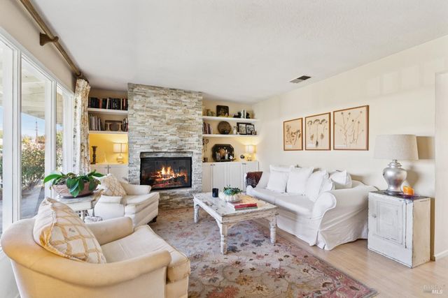 257 Perkins St, Sonoma, CA 95476