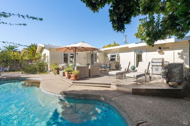 257 Perkins St, Sonoma, CA 95476