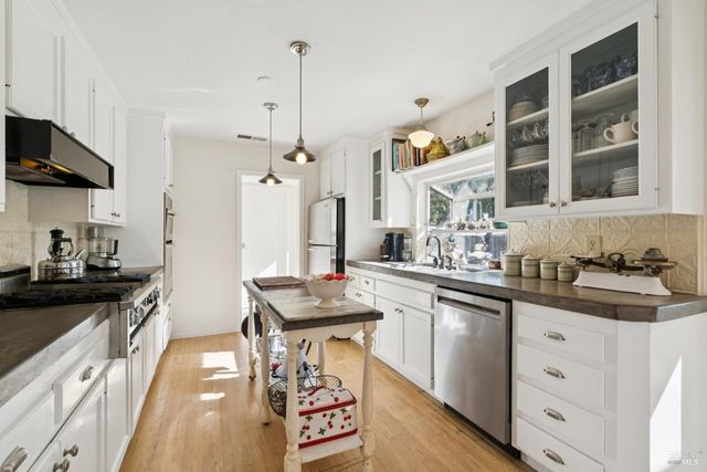 257 Perkins St, Sonoma, CA 95476