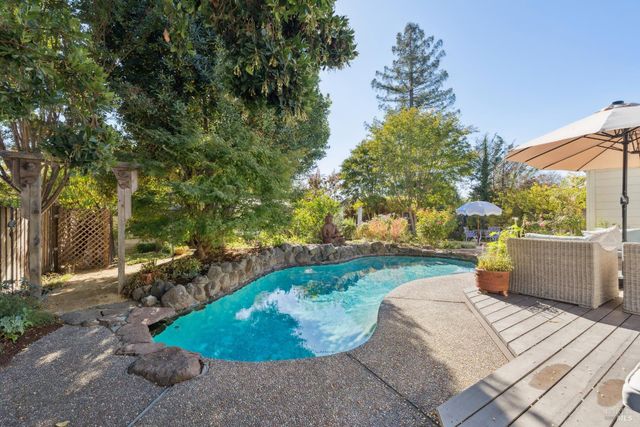 257 Perkins St, Sonoma, CA 95476