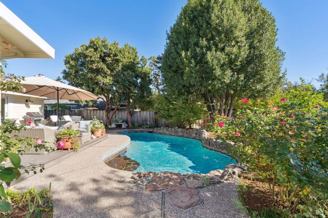 257 Perkins St, Sonoma, CA 95476