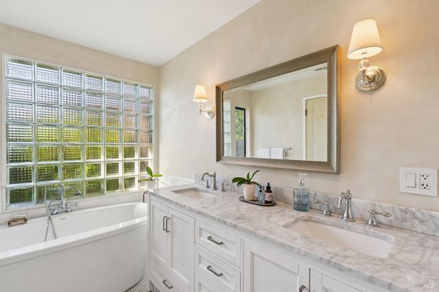 257 Perkins St, Sonoma, CA 95476