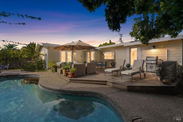 257 Perkins St, Sonoma, CA 95476