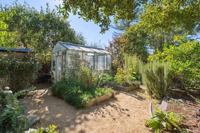 257 Perkins St, Sonoma, CA 95476