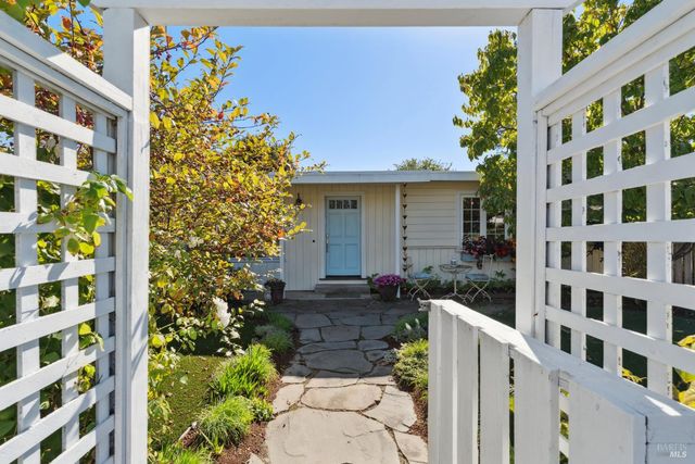 257 Perkins St, Sonoma, CA 95476