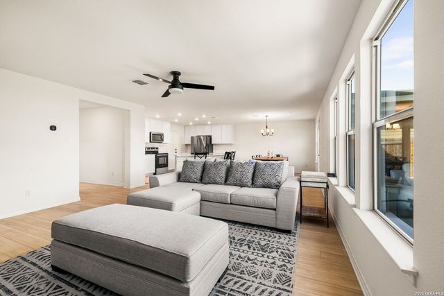 3508 Under Par, San Antonio, TX 78245