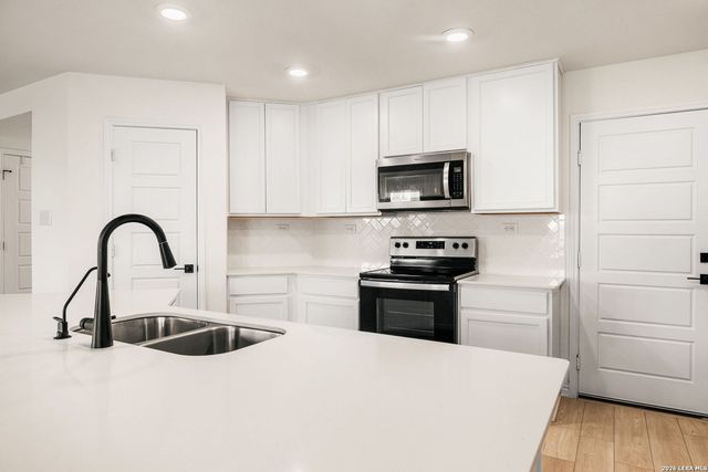 3508 Under Par, San Antonio, TX 78245
