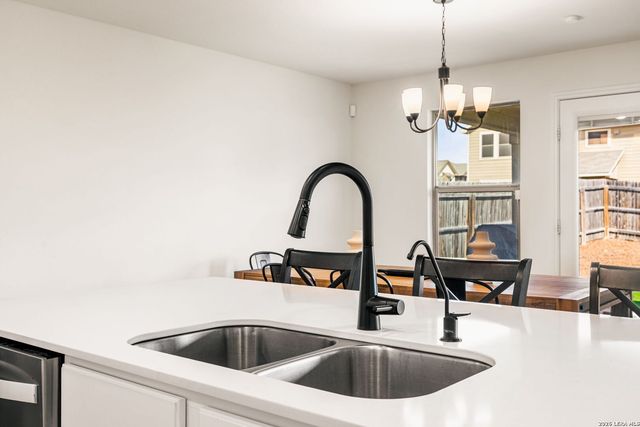 3508 Under Par, San Antonio, TX 78245