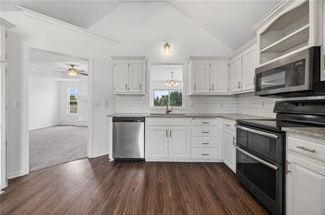 712 S Sunset Lane, Raymore, MO 64083