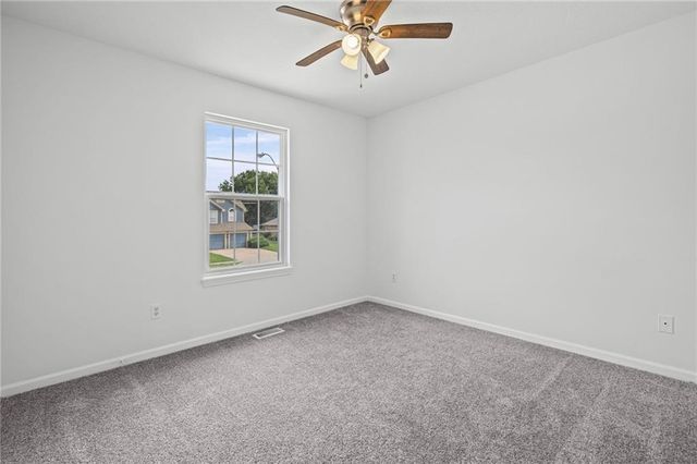 712 S Sunset Lane, Raymore, MO 64083