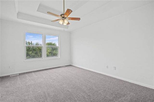 712 S Sunset Lane, Raymore, MO 64083