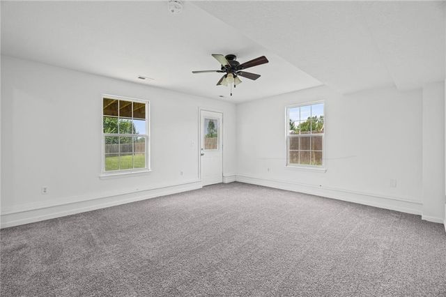 712 S Sunset Lane, Raymore, MO 64083