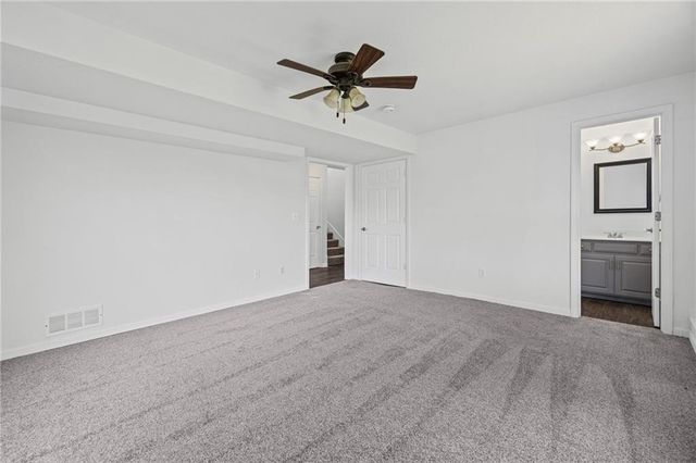 712 S Sunset Lane, Raymore, MO 64083