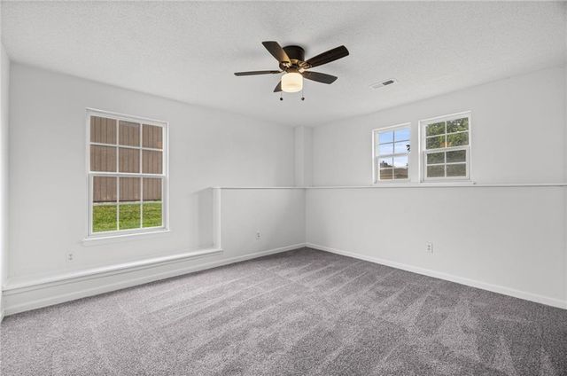 712 S Sunset Lane, Raymore, MO 64083