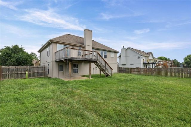712 S Sunset Lane, Raymore, MO 64083