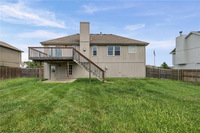 712 S Sunset Lane, Raymore, MO 64083